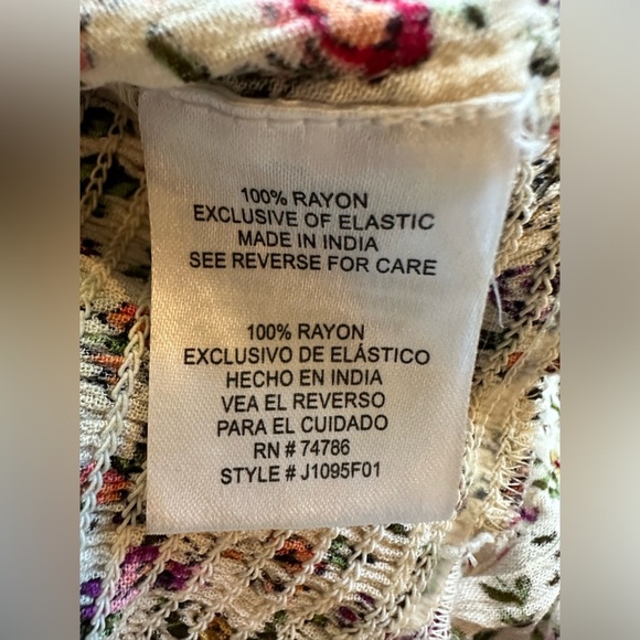 Patrons of Peace Floral Crop Top- size Medium - Picture 5 of 5